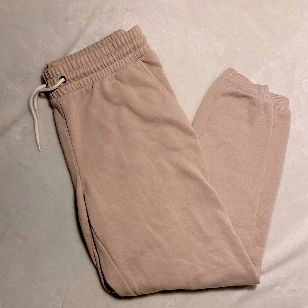 Old Navy cream jogger sweats.